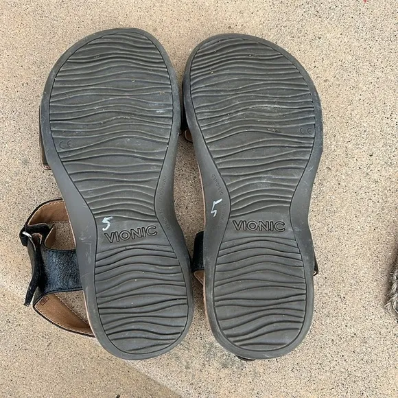 Vionic Marsala Metallic Adjustable Black Sandals Sz 7.5 WIDE Podiatrist Designed