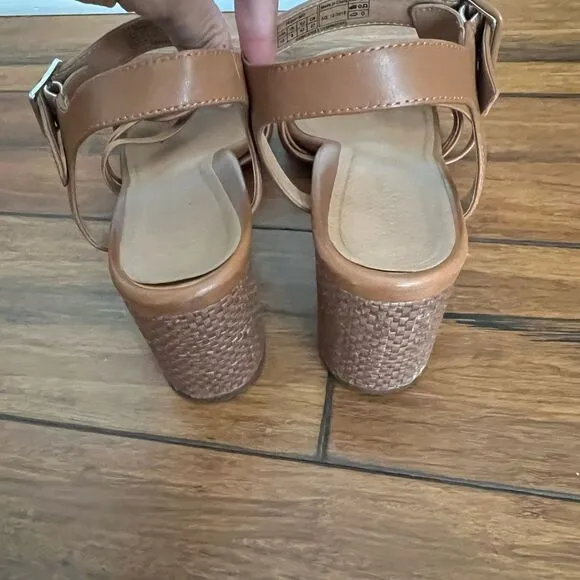 Vionic Tan Leather Peony Woven Block Heeled Sandals 10