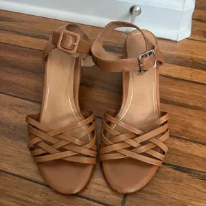 Vionic Tan Leather Peony Woven Block Heeled Sandals 10