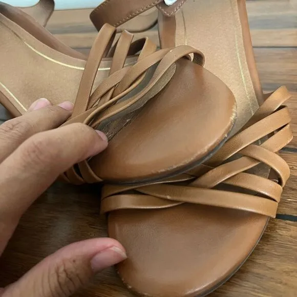 Vionic Tan Leather Peony Woven Block Heeled Sandals 10