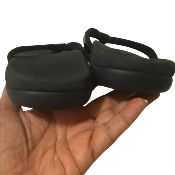Vionic Tide Il Flip Flop in Black. In great conditions