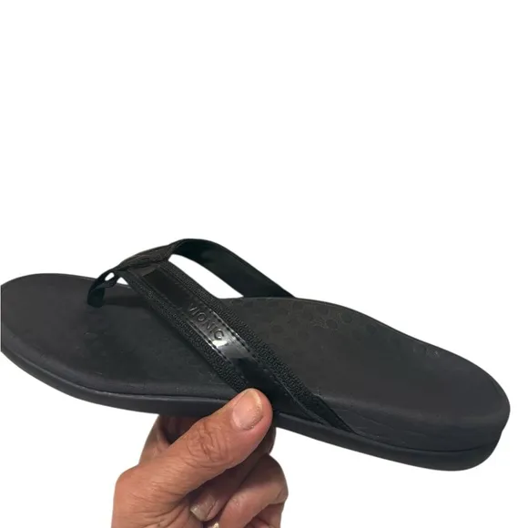 Vionic Tide Il Flip Flop in Black. In great conditions