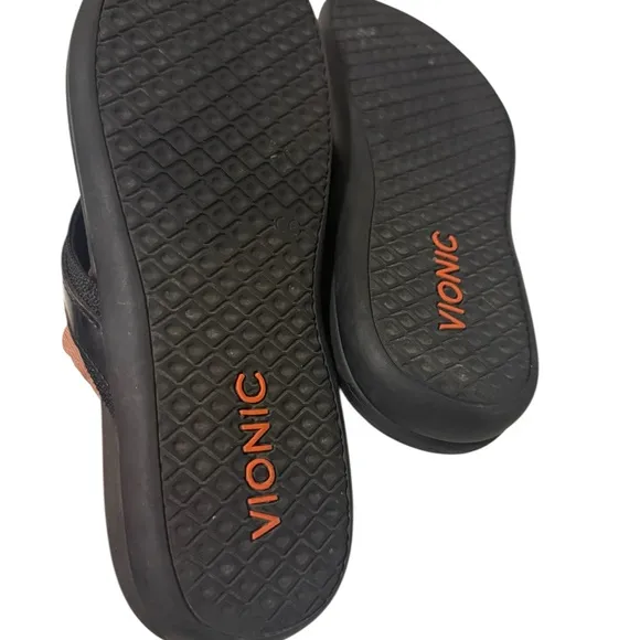 Vionic Tide Il Flip Flop in Black. In great conditions