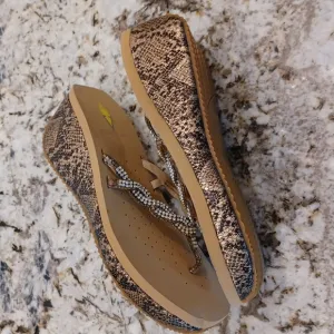 Volatile Women's sz 10 wedge sandals