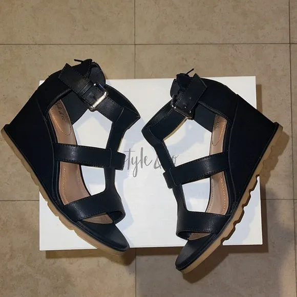 Wedge Sandals Size 7.5
