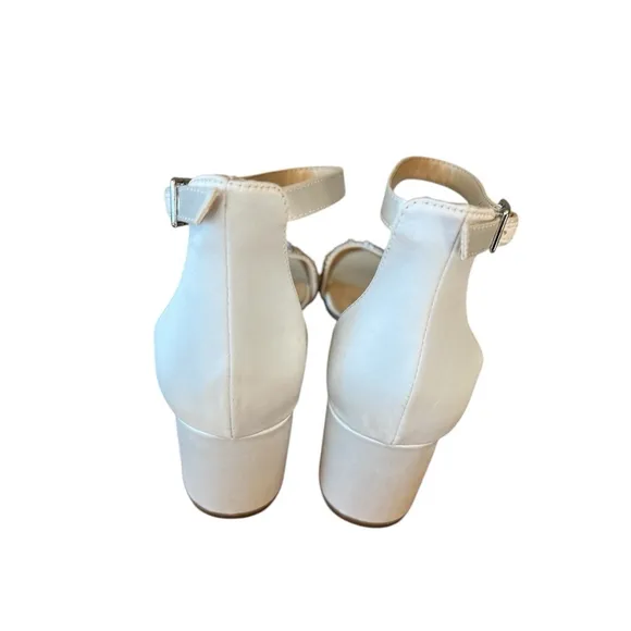 Women's 9.5 Betsey Johnson Mel Sandals 9.5M, Off-White with Rhinestones NEW