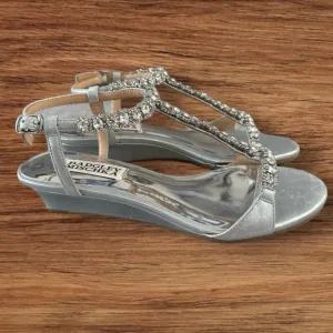 Women’s BADGLEY MISCHKA Silver T-Strap Yadira Wedge Leather Sandals, SZ. 6.