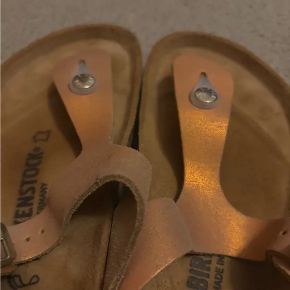 Women’s Birkenstock Gizeh Sandals Shimmer Orange Size 38