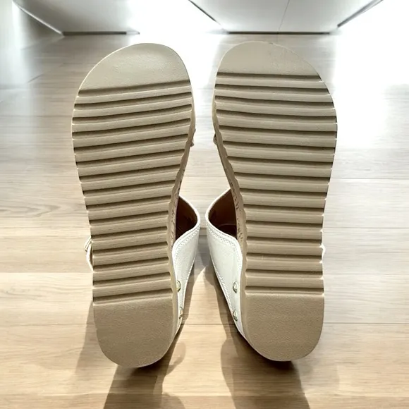 Women’s Palm Haven Sandals with Wedge Heel and Adjustable Strap! Size 10! New!