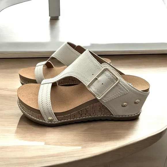 Women’s Palm Haven Sandals with Wedge Heel and Adjustable Strap! Size 10! New!