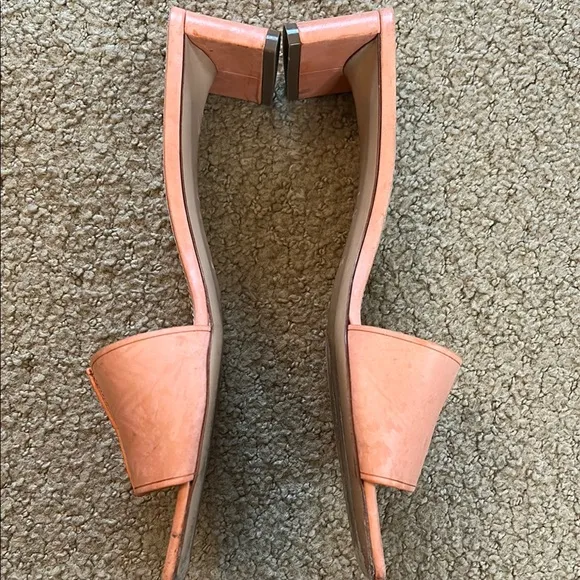 Women's Peach(ish)/Pink Heels