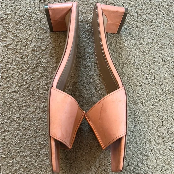 Women's Peach(ish)/Pink Heels