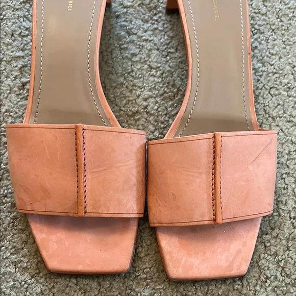 Women's Peach(ish)/Pink Heels