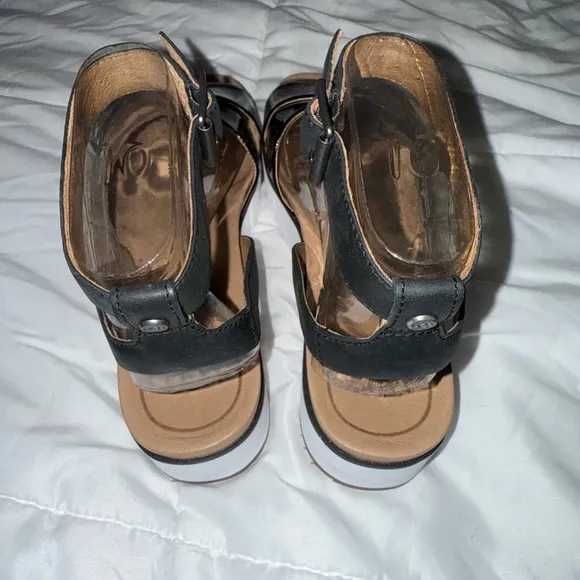 Women's UGG Tipton Black Leather Sandals White Platform Size 10
