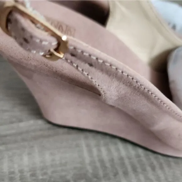 Women's SUEDE PLATFORM SANDALS IS PINK COLOR SIZE 7 .