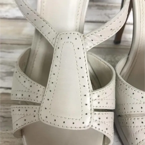 YVES SAINT LAURENT CREME SANDALS 38