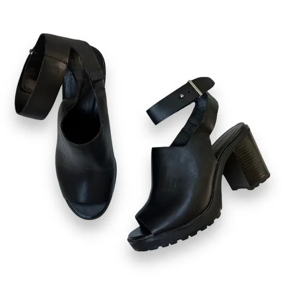 Zara Black Leather Chunky Track Sole Ankle Strap Heeled Sandals | Size 39