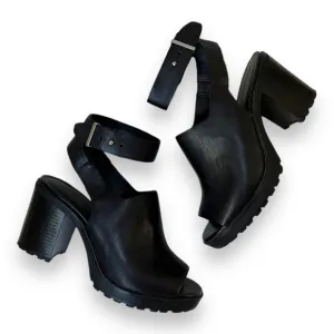 Zara Black Leather Chunky Track Sole Ankle Strap Heeled Sandals | Size 39