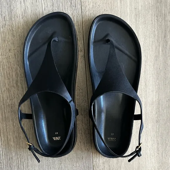 Zara flat leather sandal, black size 10 US size 41 European.
