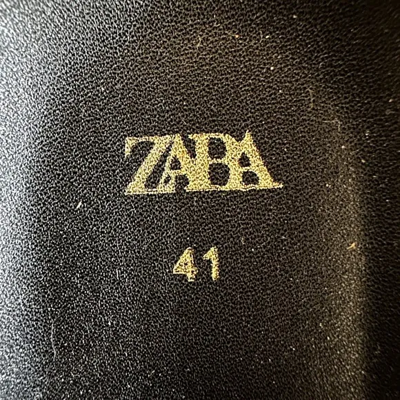 Zara flat leather sandal, black size 10 US size 41 European.